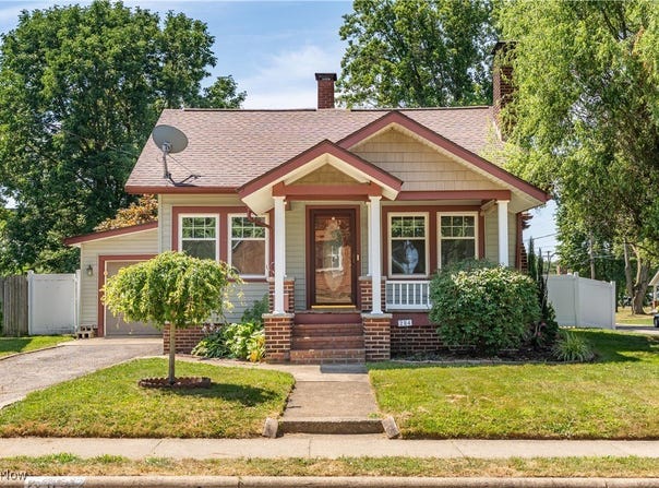 204 5th Street NE, North Canton, OH 44720