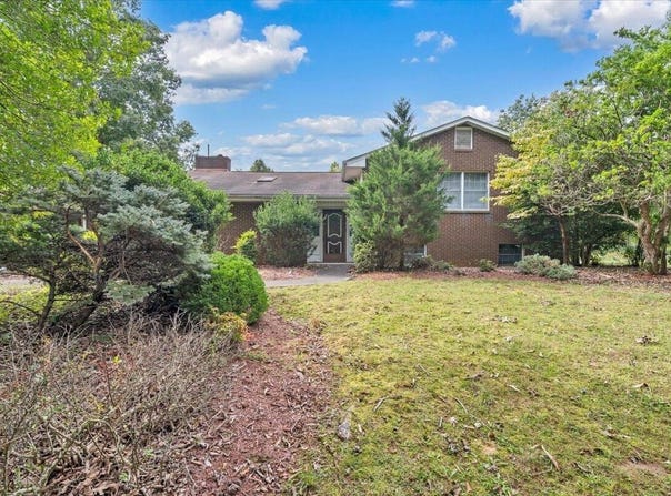 5550 Warring Ln, Roanoke, VA 24014