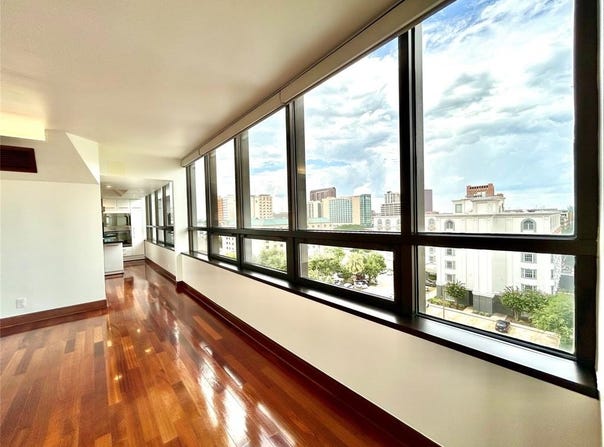 5150 Hidalgo Street, Houston, TX 77056