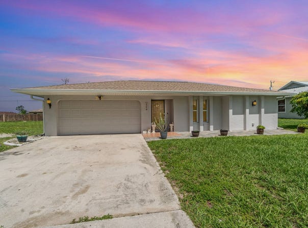 1214 SW 8th Ct, Cape Coral, FL 33991