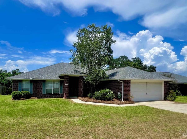 4780 La Casa Cir, Pace, FL 32571