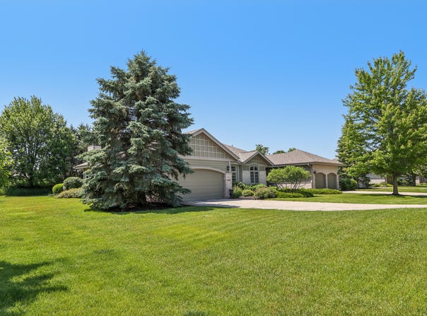 16885 Lake Rd, Brookfield, WI 53005