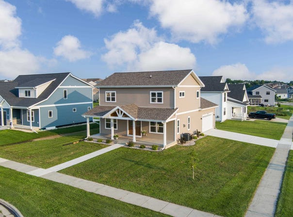 1295 Stonehaven Drive, Sun Prairie, WI 53590