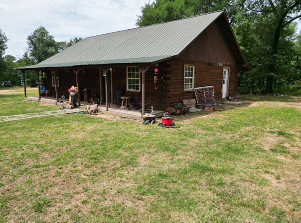 13489 S Center point Rd, Atoka, OK 74525