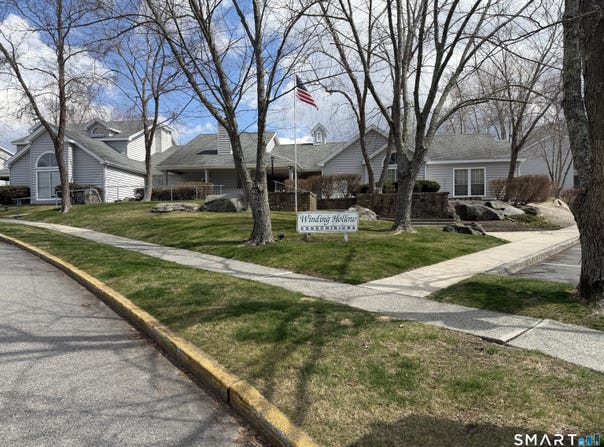 87 Leafwood Lane, Groton, CT 06340