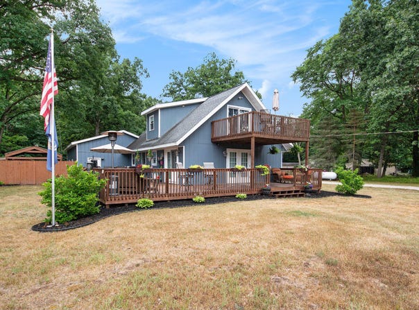 2430 140th Avenue, Dorr, MI 49323
