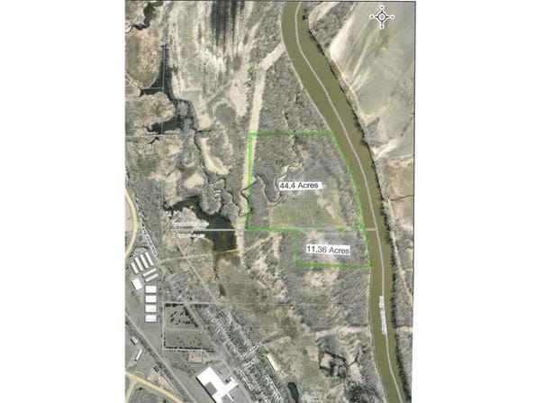 Xx1 Flying Cloud Dr., Chanhassen, MN 55386