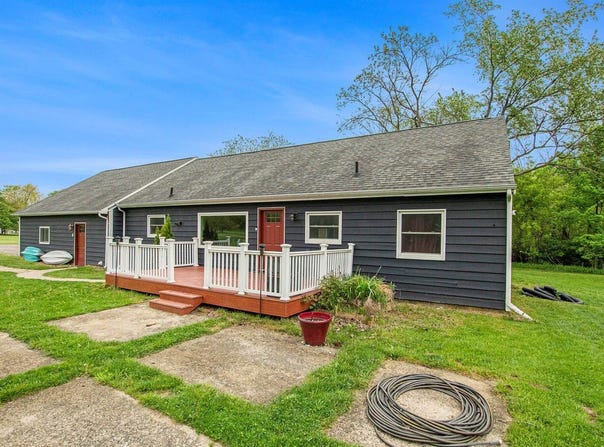 557 West James Street, Lawrence, MI 49064