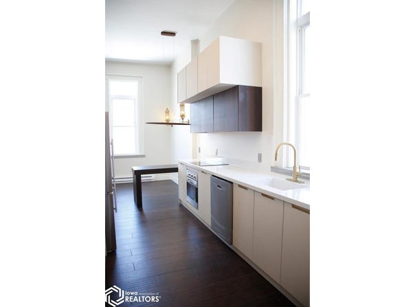 51 E Broadway #303, Fairfield, IA 52556