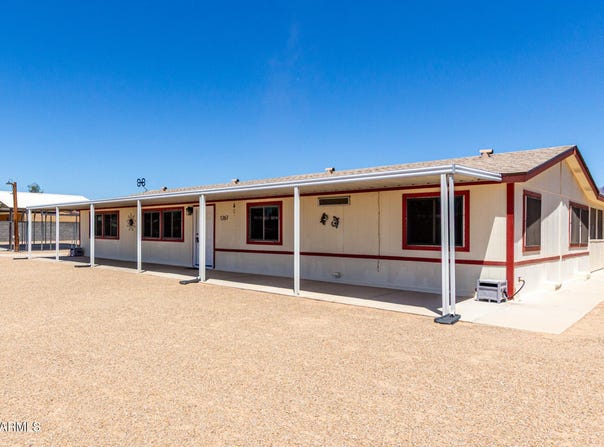 1267 N IRONWOOD Drive, Apache Junction, AZ 85120