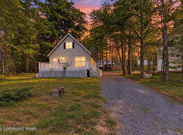 2027 Skyview Terrace, Tobyhanna, PA 18466