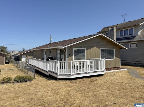 521 W 9th Street, Port Angeles, WA 98362