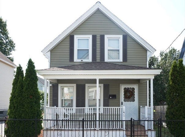 146 Gershom Ave, Lowell, MA 01854