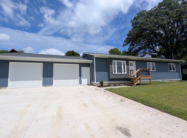 200 E Depot St, Exira, IA 50076