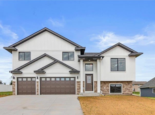 829 N Grant Street, Ellsworth, WI 54011
