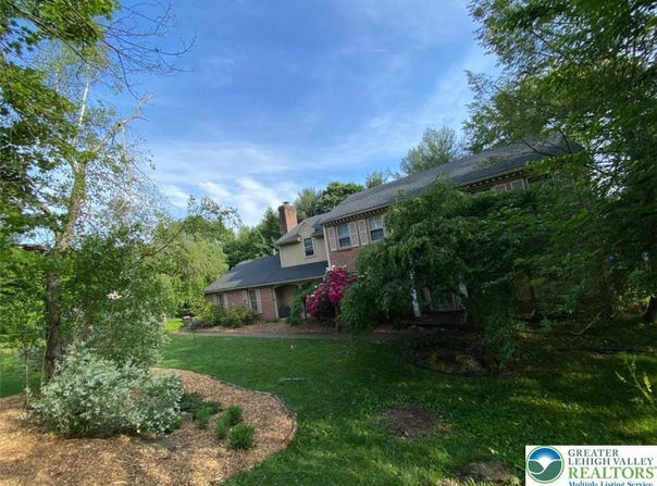 4804 Parkview Drive S, Lower Macungie Twp, PA 18049