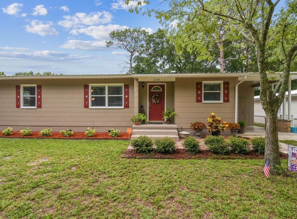 2205 Gillis St, Palatka, FL 32177