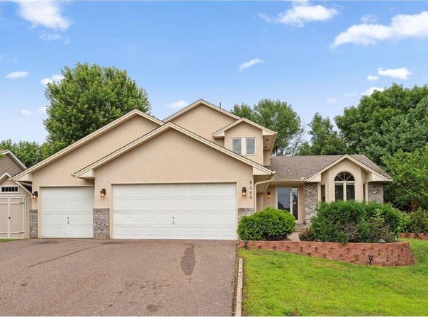 9055 Regent Parkway, Brooklyn Park, MN 55443