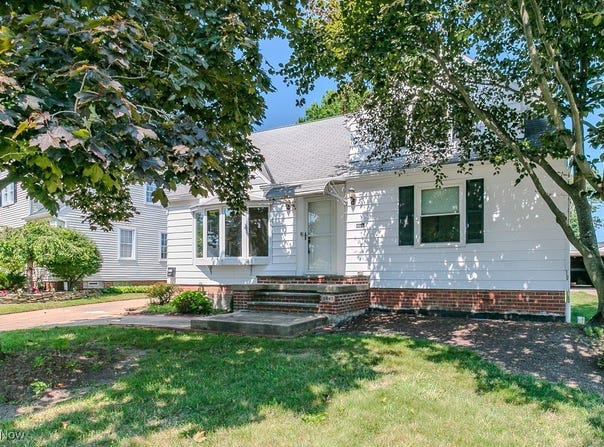 5843 Circle Drive, Mayfield Heights, OH 44124