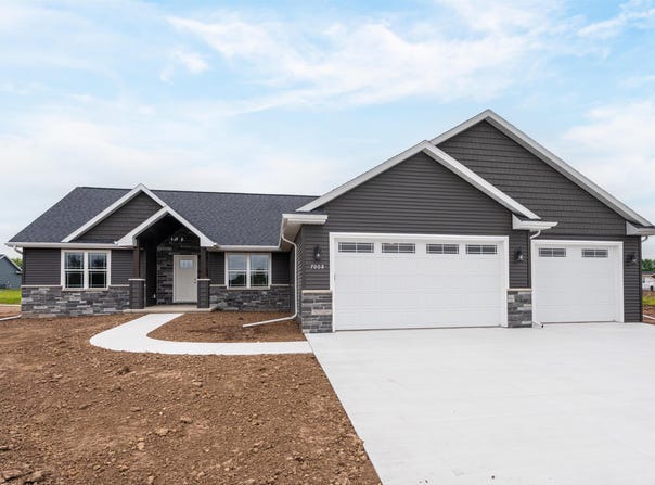 W7008 JACLYN Lane, GREENVILLE, WI 54942