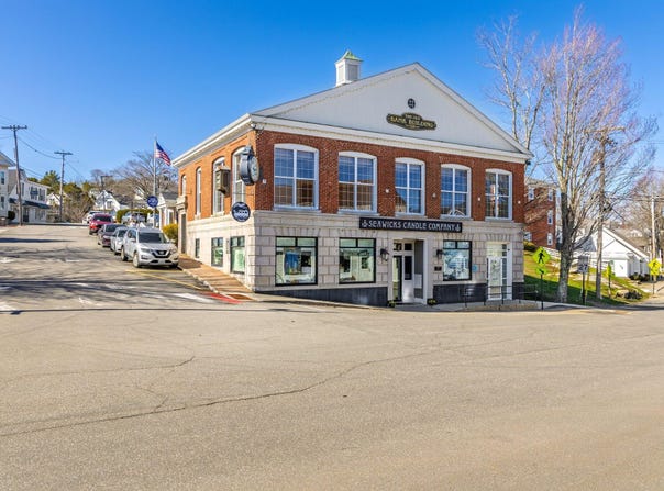 4 Townsend Avenue, Boothbay Harbor, ME 04538