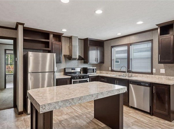 2501 Lowry Avenue NE, Saint Anthony, MN 55418