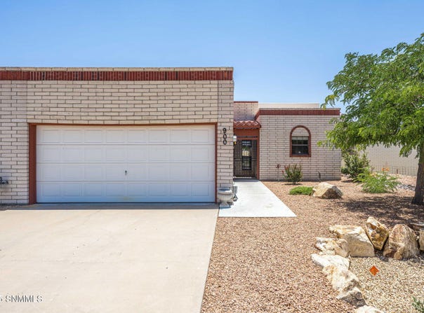 900 Camino Del Rex, Las Cruces, NM 88001