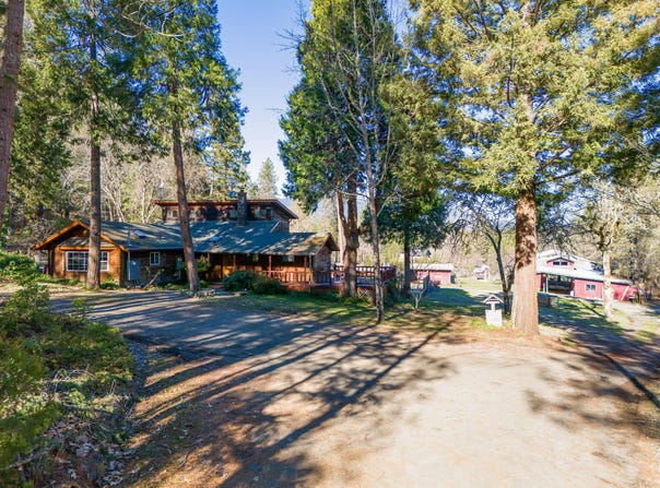 1956 E Fork Road, Williams, OR 97544