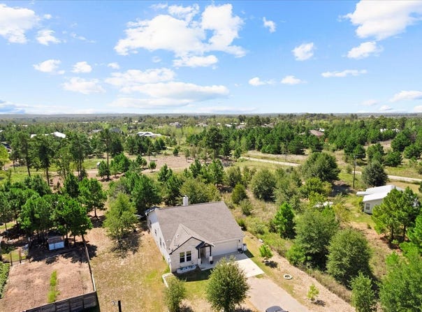 113 Tonkawa LN, Paige, TX 78659