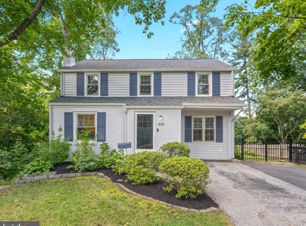 238 BARCLADEN CIR, BRYN MAWR, PA 19010