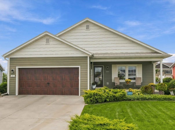 1811 Farm View Dr, Grafton, WI 53024