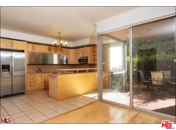 318 N Maple Dr, Beverly Hills, CA 90210