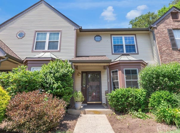 1111 Hickory Court, South Brunswick, NJ 08852