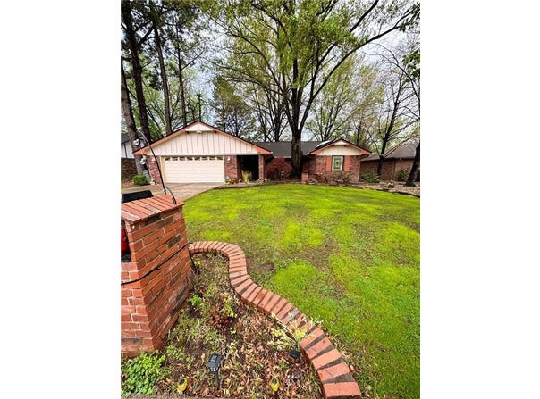 9704 Apple Gate  DR, Fort Smith, AR 72903