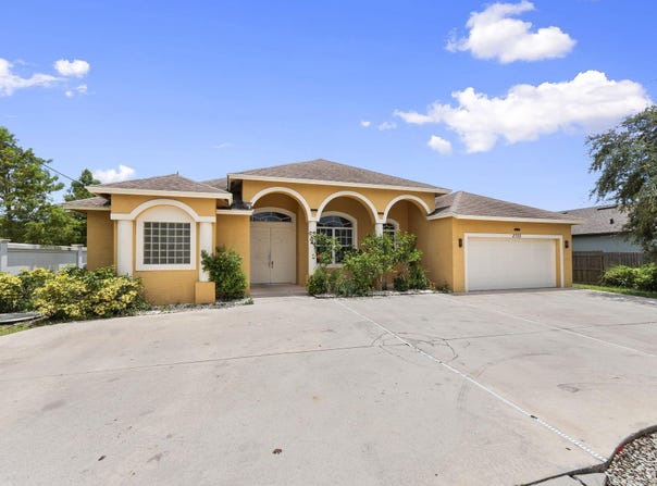 2725 SW Rosser Boulevard, Port Saint Lucie, FL 34953