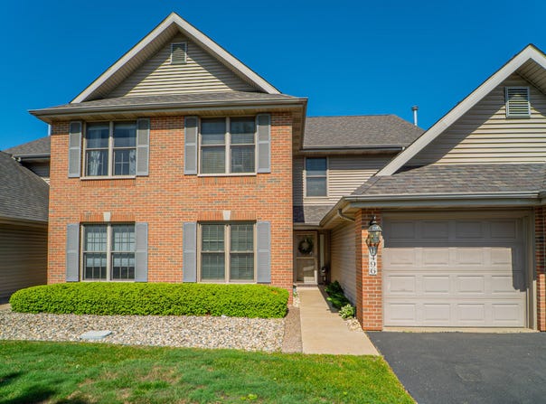 1496 Lakewood Lane, Schererville, IN 46375