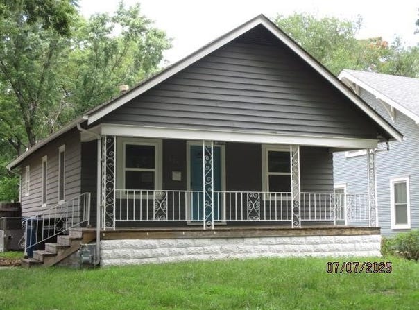224 E Broadway Ave, Augusta, KS 67010