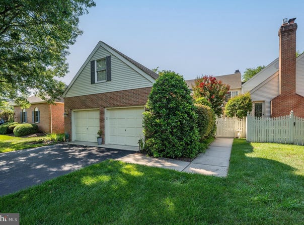 453 WINDROW CLUSTERS DRIVE, MOORESTOWN, NJ 08057