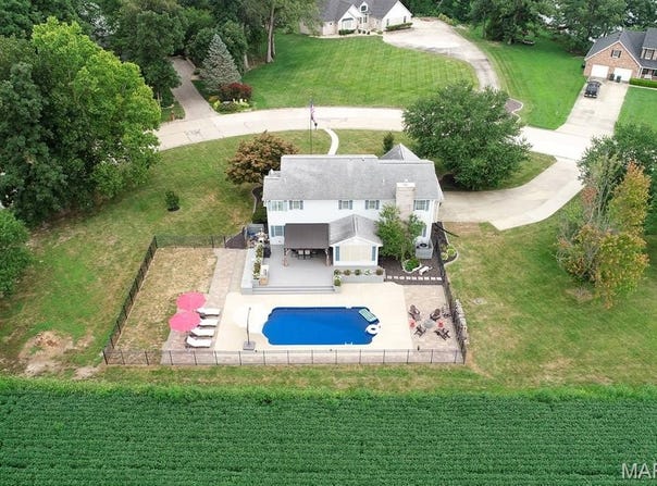 5148 Live Oak Drive, Smithton, IL 62285