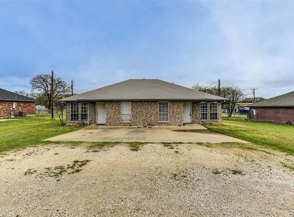 2545 E Renfro Street, Burleson, TX 76028