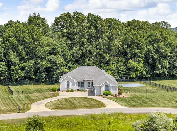 5003 Erika Drive, Pleasant Lake, MI 49272