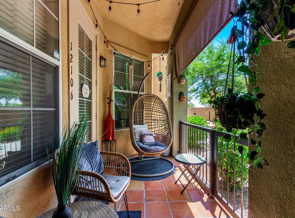 14575 W MOUNTAIN VIEW Boulevard, Surprise, AZ 85374