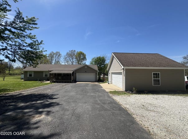 3951 County Lane 119, Carthage, MO 64836