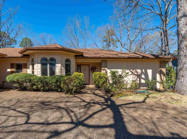 36 Encantado Way, Hot Springs Village, AR 71909