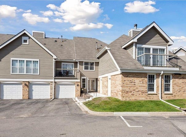 5988 Chasewood Parkway, Minnetonka, MN 55343