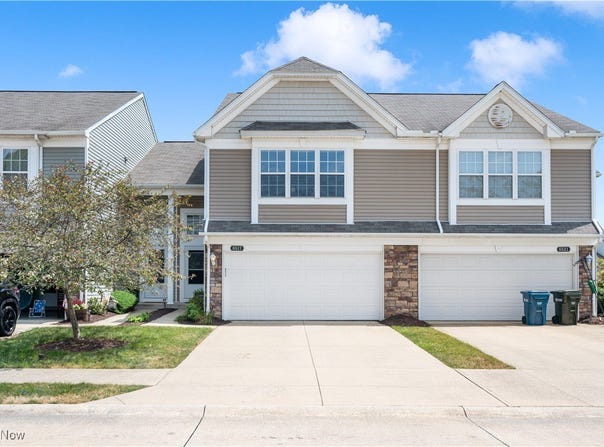 8517 Roxbury Court, Olmsted Twp, OH 44138