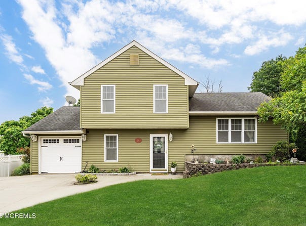 39 Georgetown Boulevard, Barnegat, NJ 08005