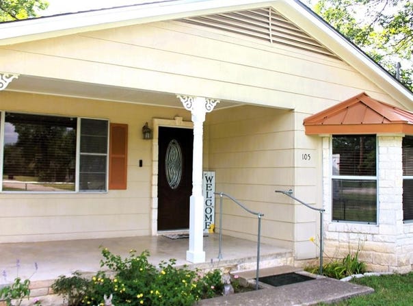 105 West Avenue, Florence, TX 76527