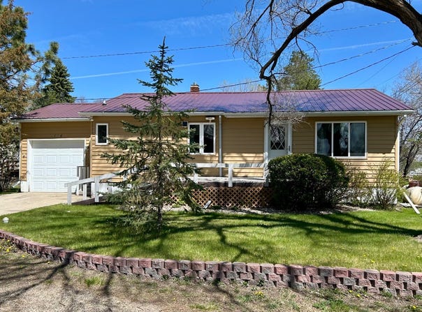 1104 3rd Street, Leola, SD 57456