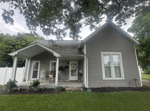 235 S Greensburg Street, Hodgenville, KY 42748